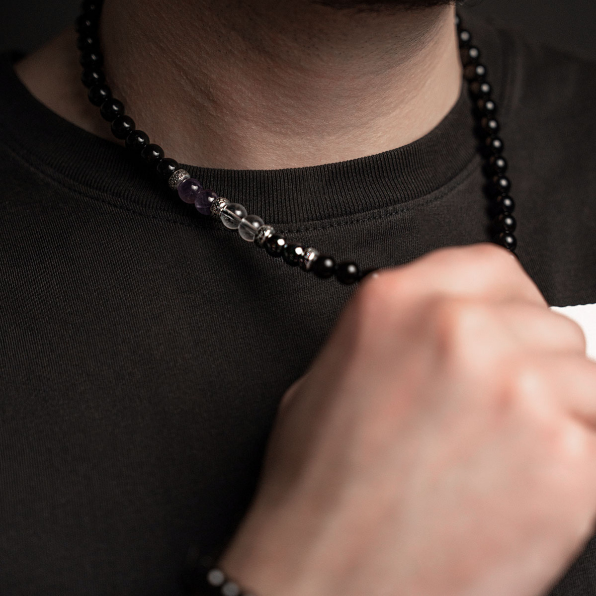 картинка Мужские бусы Рыбы от магазина Beadsbrand