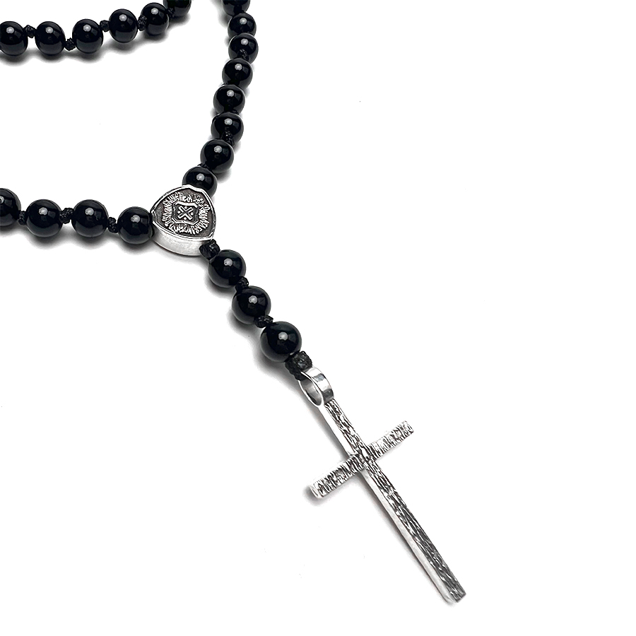 картинка Мужские бусы Агат с крестом от магазина Beadsbrand