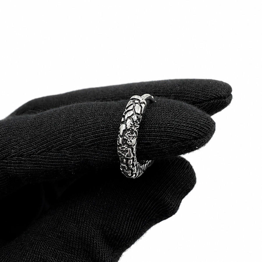 картинка Мужская серьга Разлом от магазина Beadsbrand