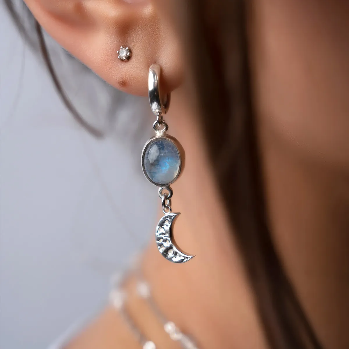 картинка Женские серьги с лунным камнем овал Луна от магазина Beadsbrand