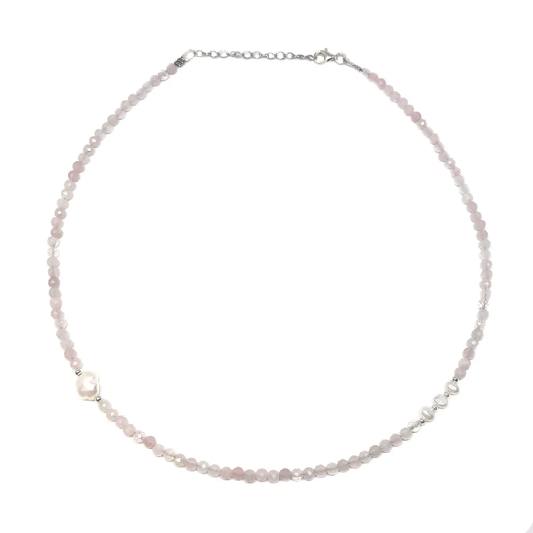 картинка Женский чокер из розового кварца с жемчужинами от магазина Beadsbrand