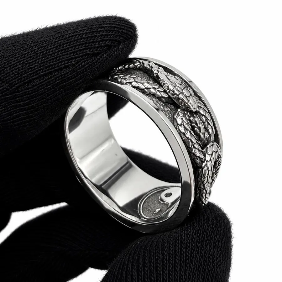 картинка Мужское кольцо Змея от магазина Beadsbrand