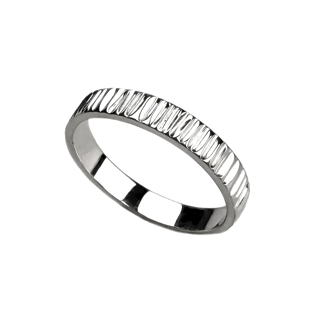 картинка Женское кольцо из серебра Линии 3 мм от магазина Beadsbrand