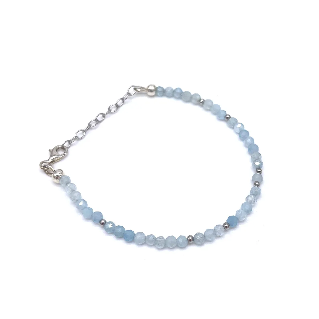 картинка Женский браслет из аквамарина Вишудха от магазина Beadsbrand