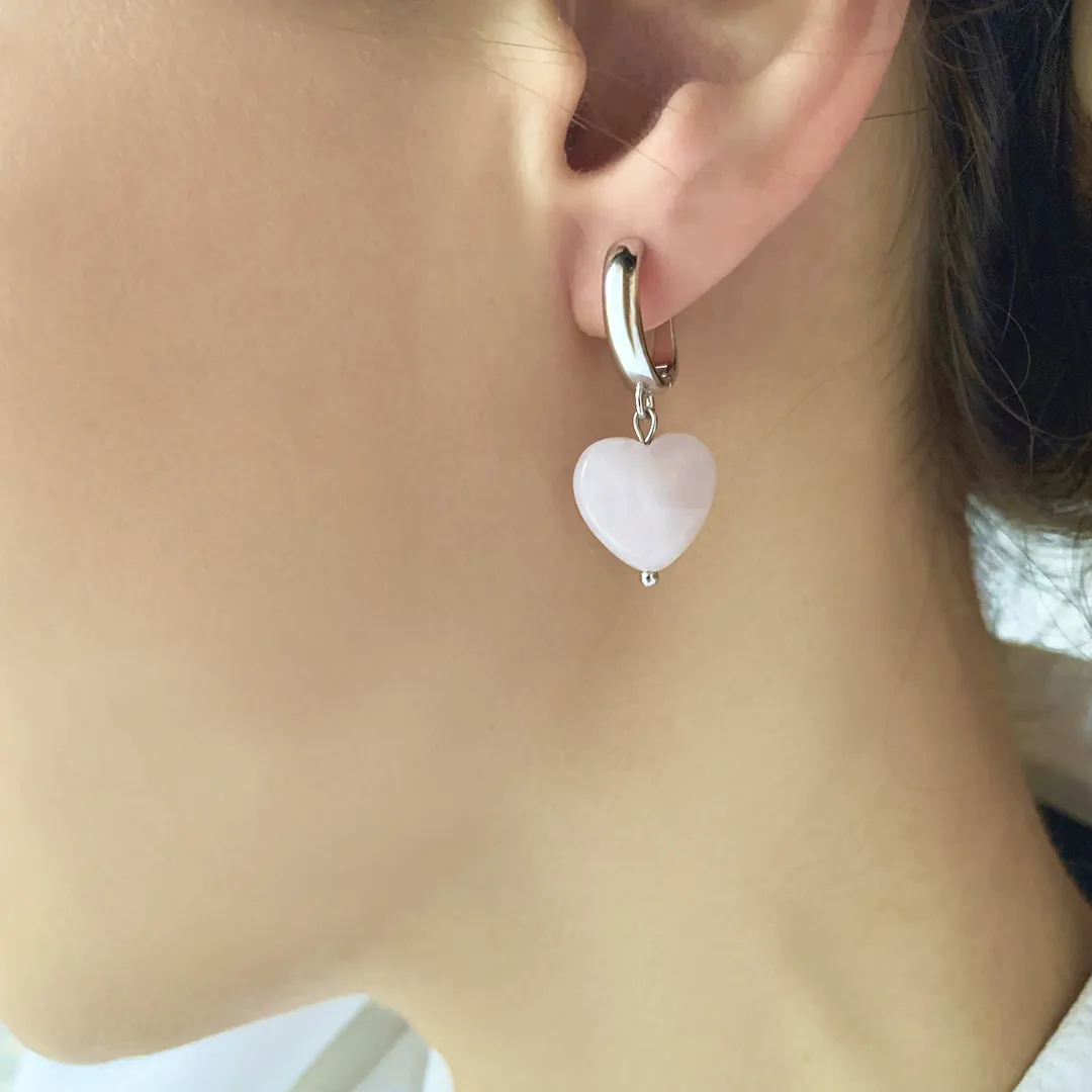 картинка Женские серьги с розовым кварцем Сердечки от магазина Beadsbrand