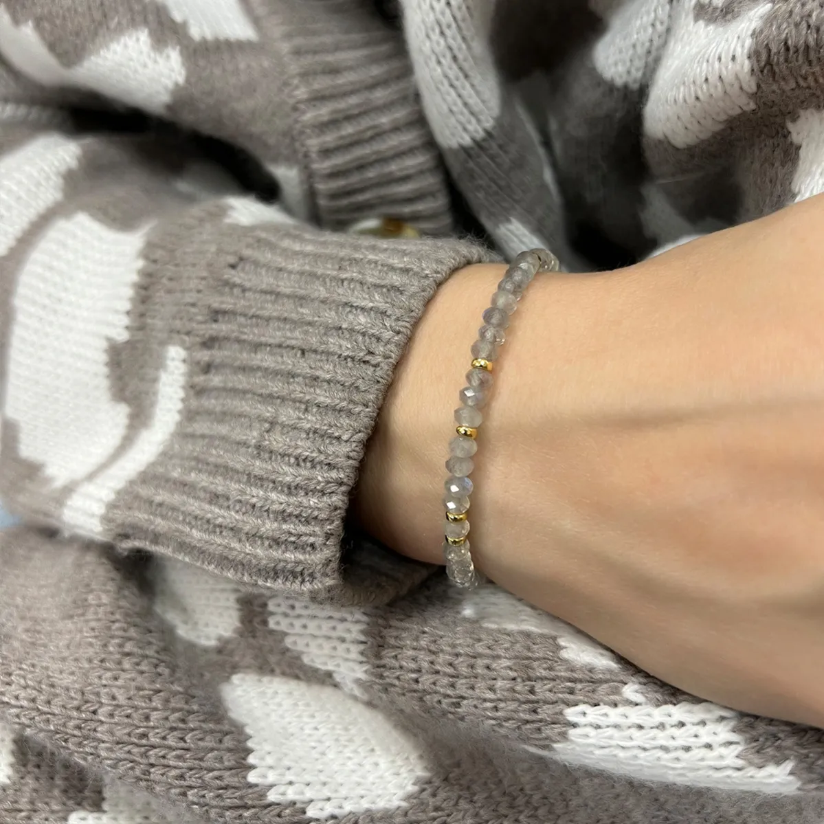 картинка Женский браслет из лабрадора от магазина Beadsbrand