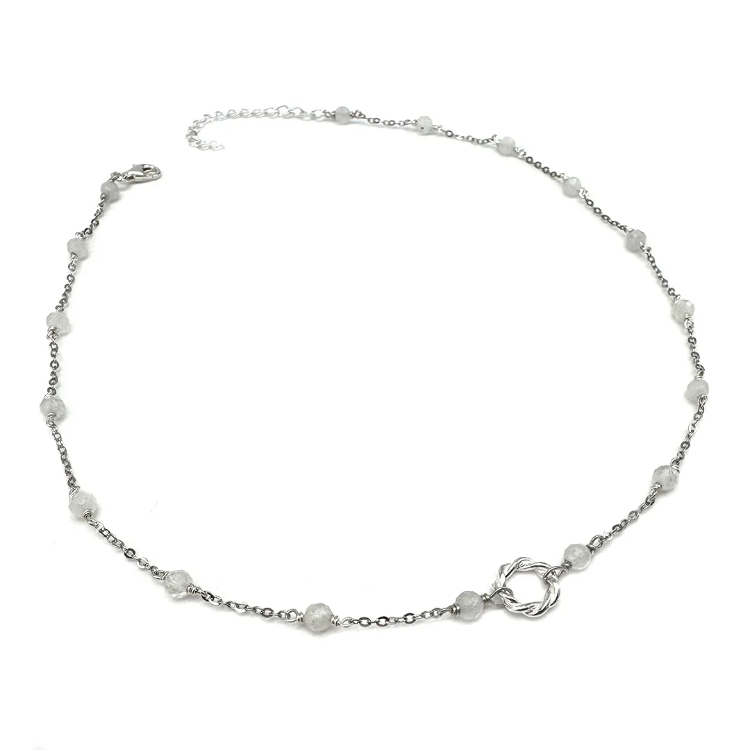 картинка Женский чокер-цепочка с лунным камнем и кругом от магазина Beadsbrand