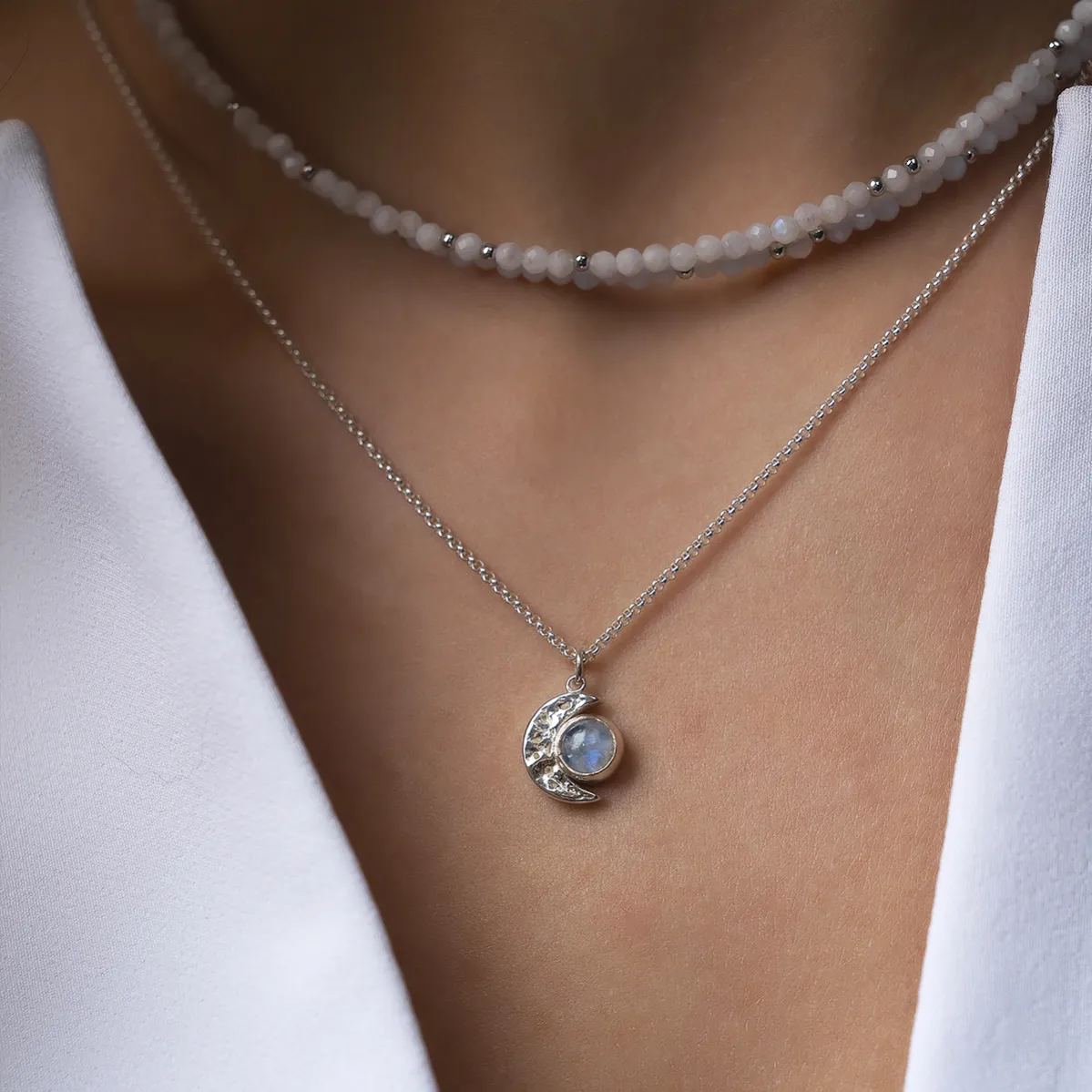 картинка Женская подвеска с лунным камнем Луна от магазина Beadsbrand