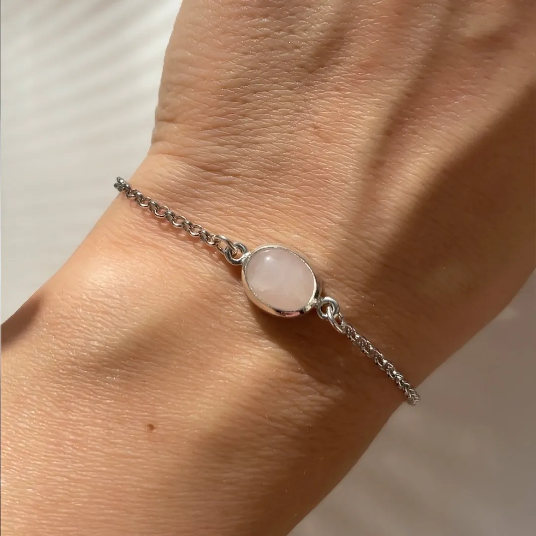 картинка Женский браслет из розового кварца от магазина Beadsbrand