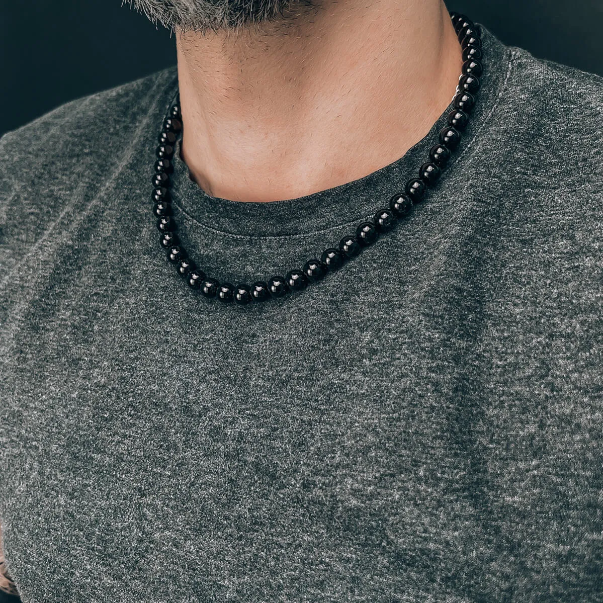 картинка Мужской чокер Гранат от магазина Beadsbrand