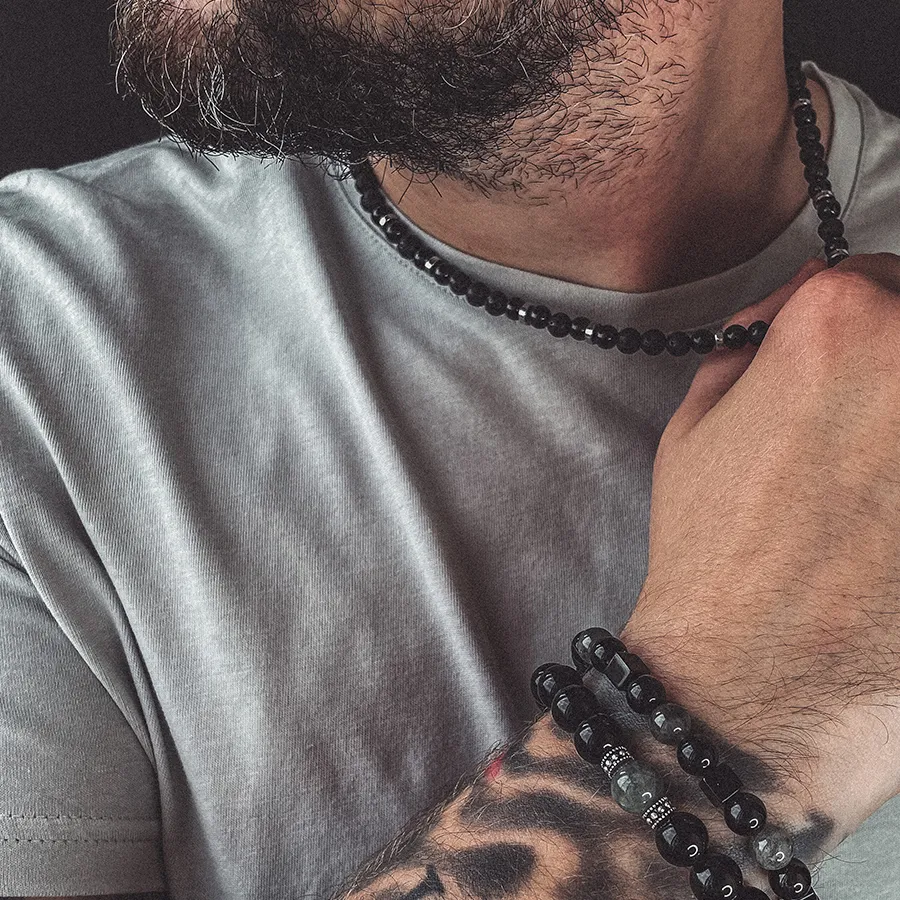 картинка Мужской чокер Агат, Вулканическая лава, гематит от магазина Beadsbrand