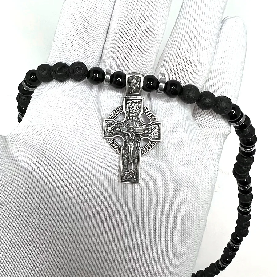 картинка Мужские бусы с крестом от магазина Beadsbrand
