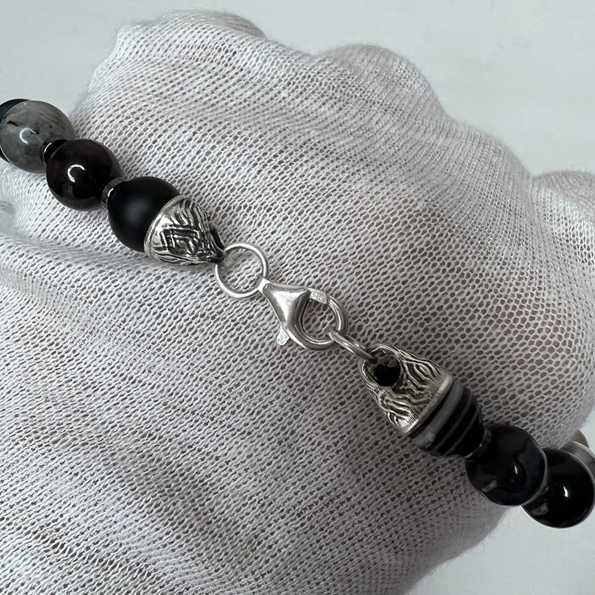картинка Мужской чокер из натуральных камней от магазина Beadsbrand