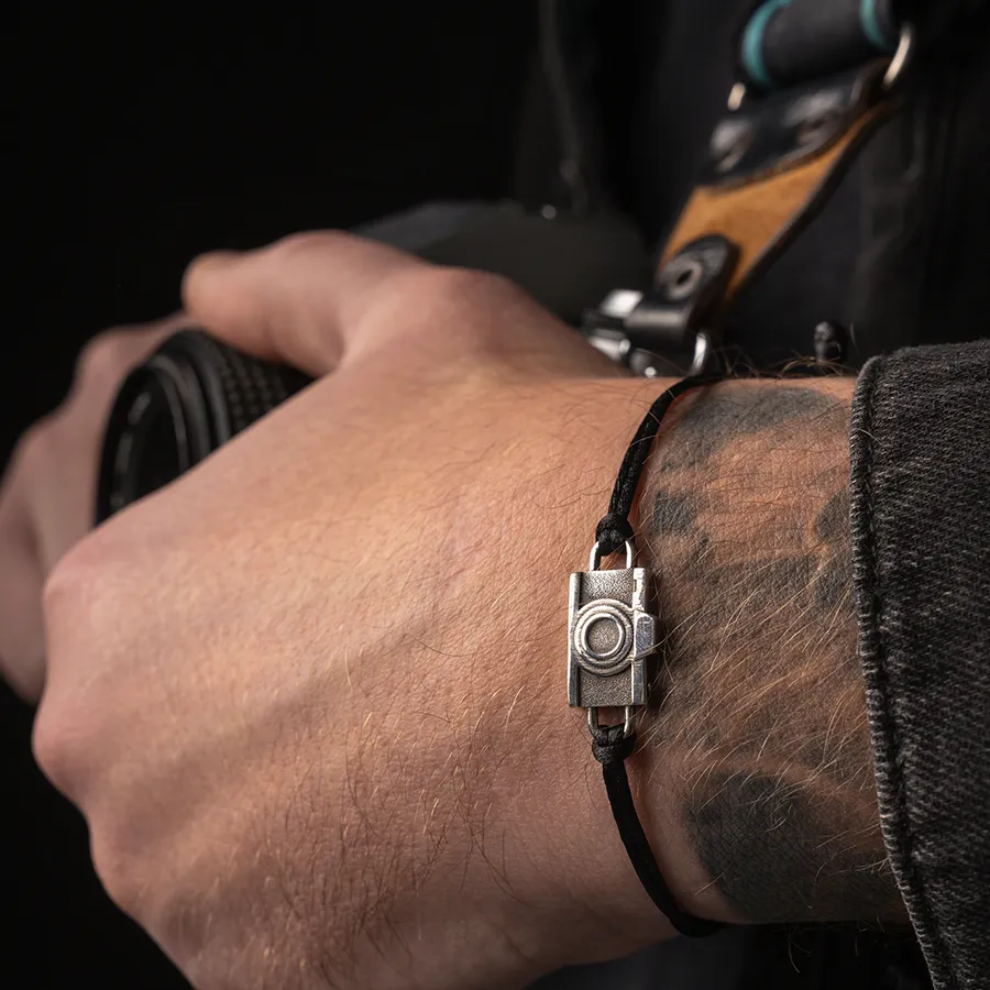 картинка Браслет на нити Фотоаппарат от магазина Beadsbrand