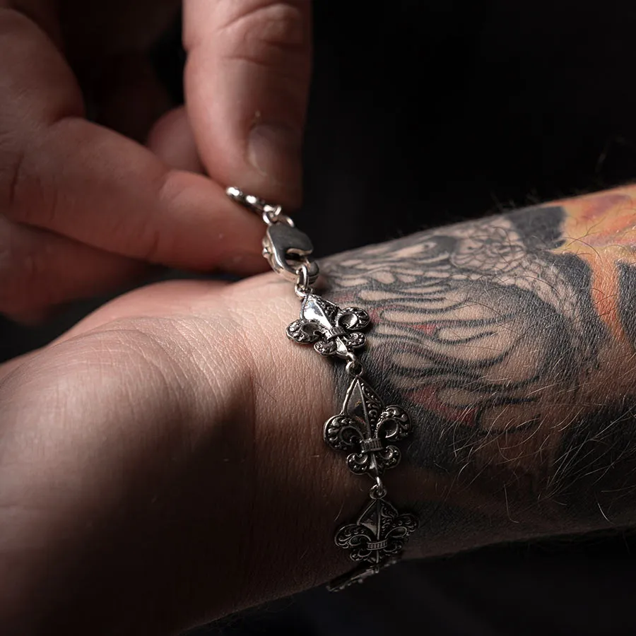 картинка Мужской браслет-цепь Геральдическая лилия от магазина Beadsbrand