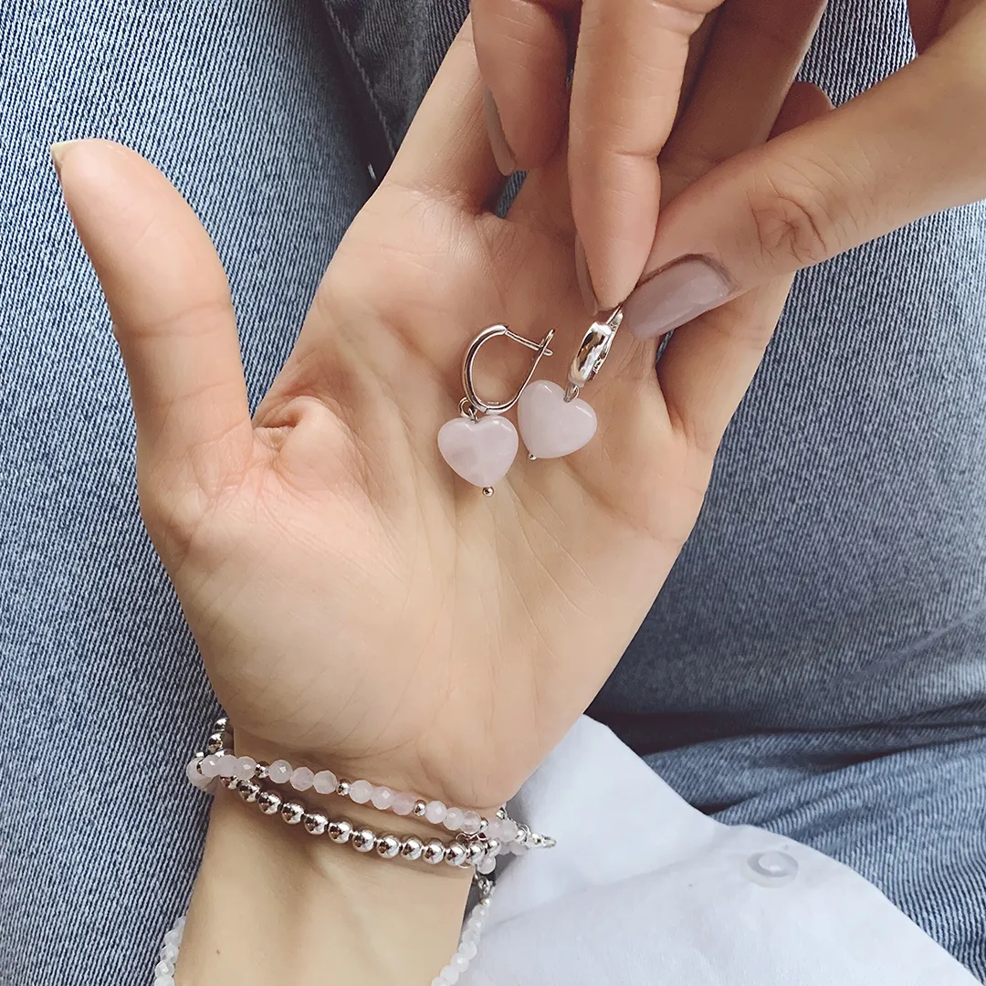 картинка Женские серьги с розовым кварцем Сердечки от магазина Beadsbrand