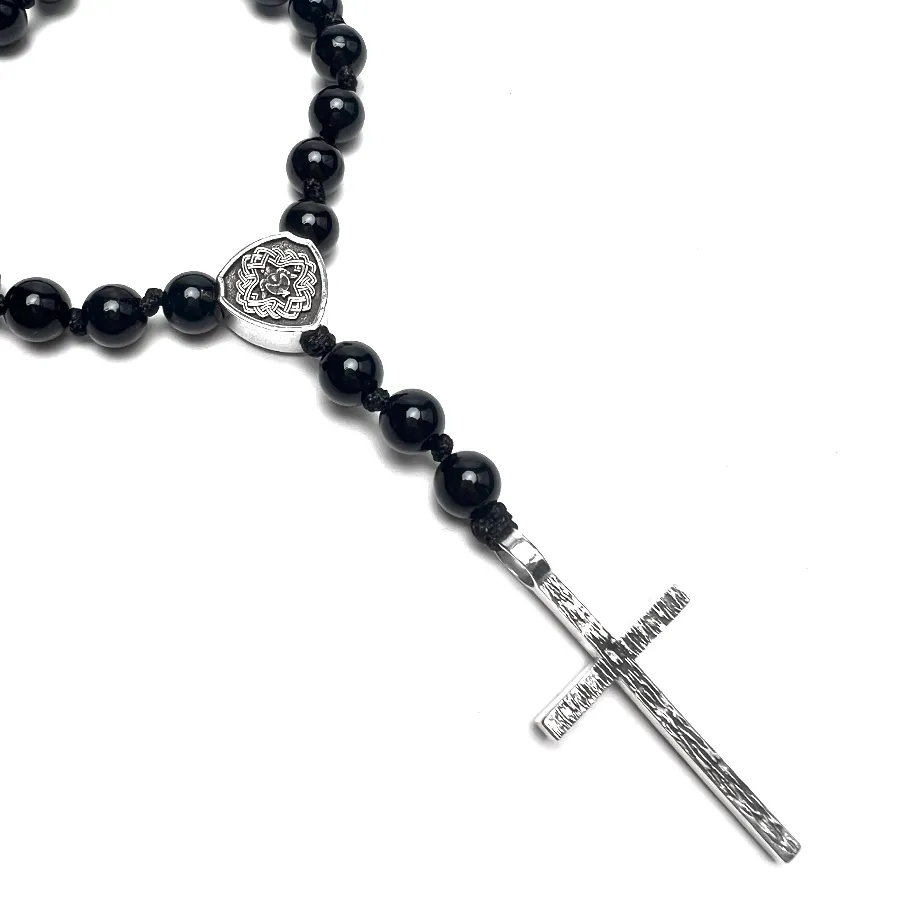 картинка Мужские бусы Агат с крестом от магазина Beadsbrand