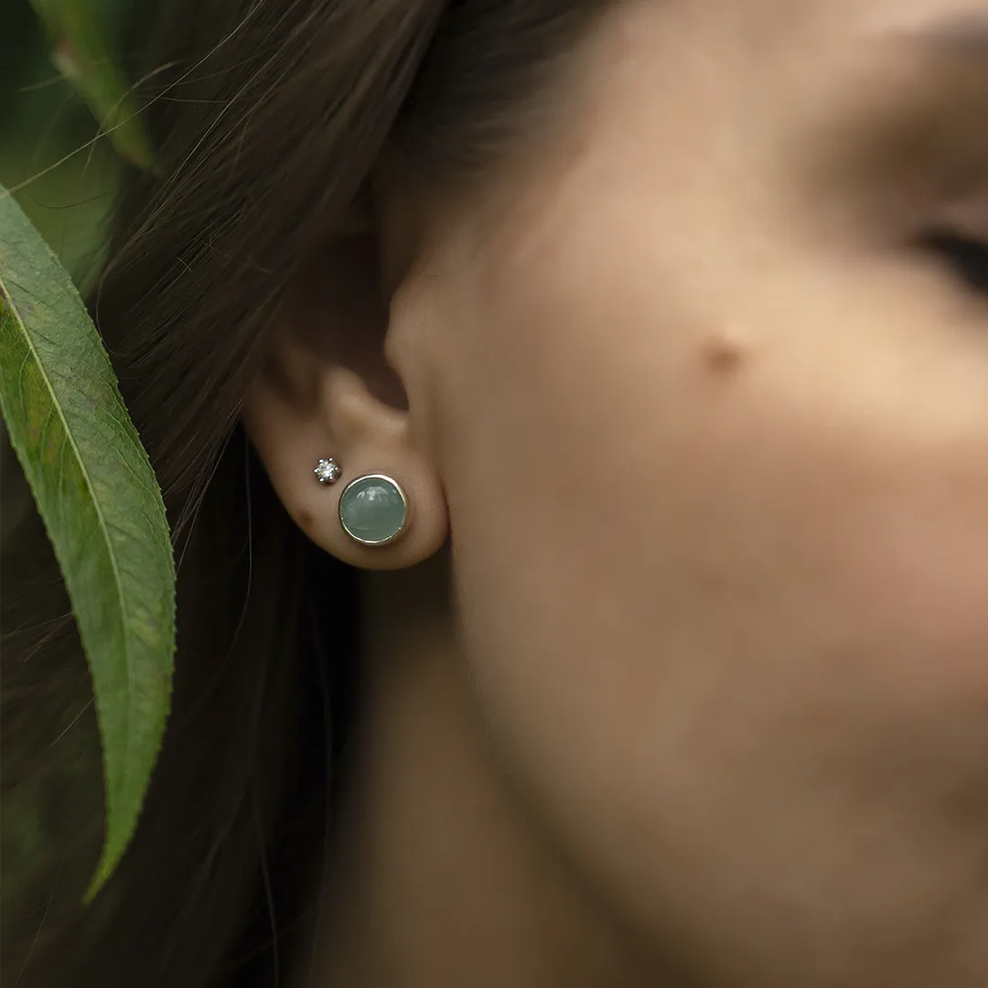 картинка Женские серьги пусеты с аквамарином от магазина Beadsbrand
