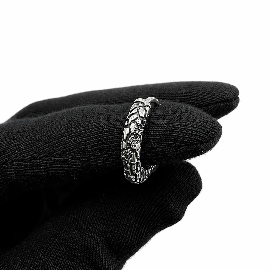 картинка Мужская серьга Разлом от магазина Beadsbrand