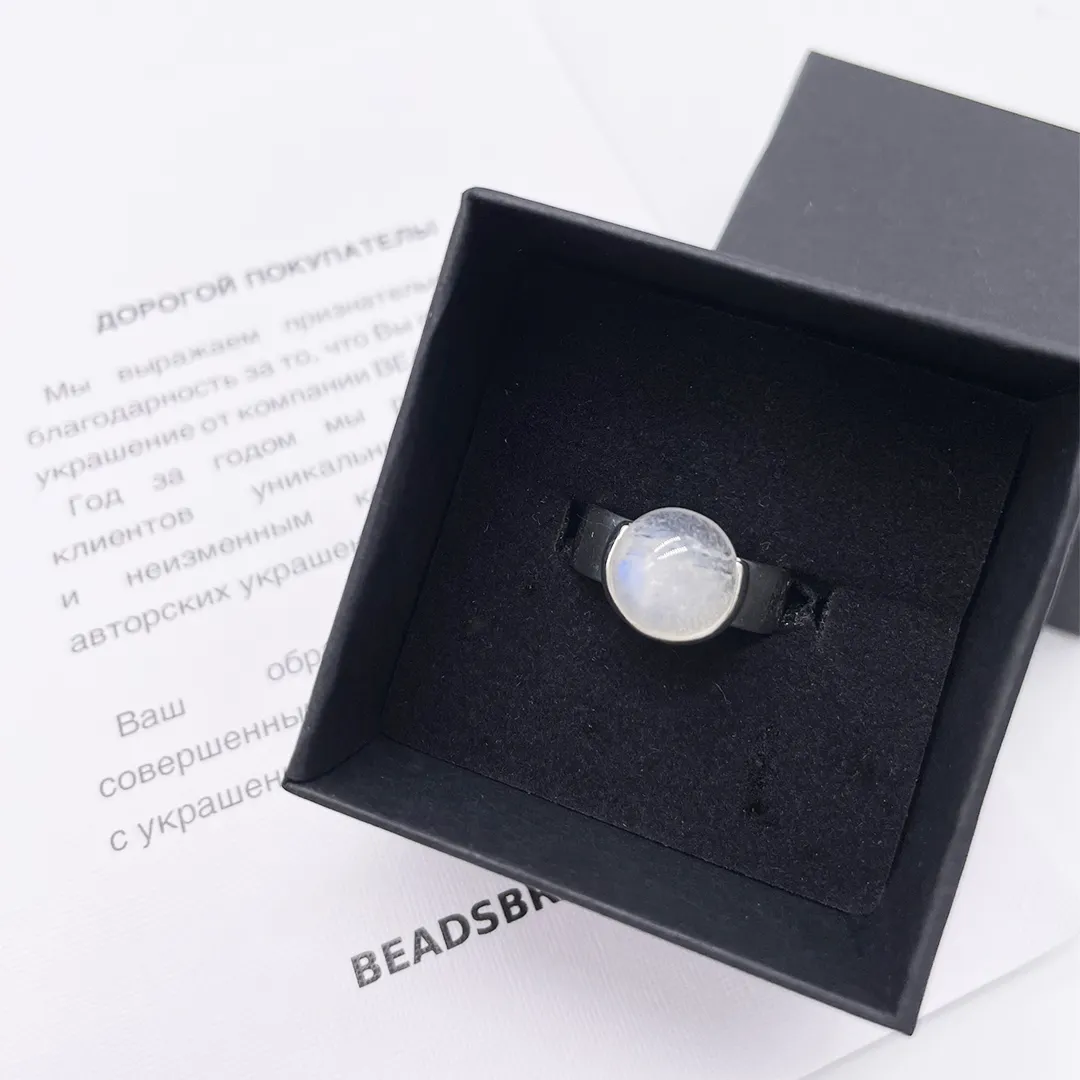 картинка Женское кольцо Лунный камень от магазина Beadsbrand