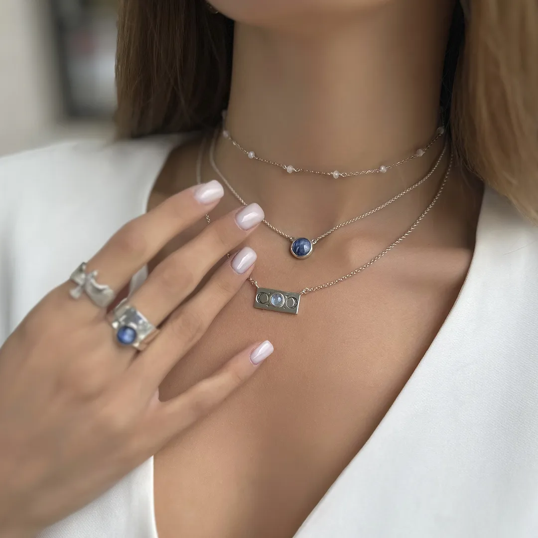 картинка Женская подвеска из кианита от магазина Beadsbrand
