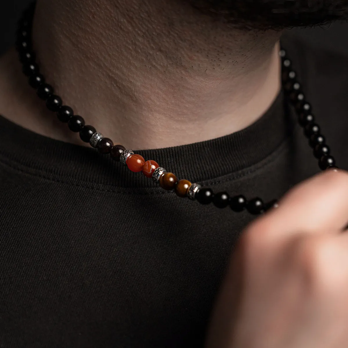 картинка Мужские бусы Лев от магазина Beadsbrand
