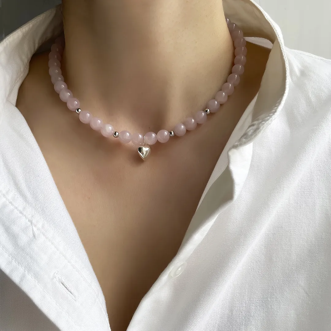 картинка Женские бусы из розового кварца с кулоном Сердце от магазина Beadsbrand