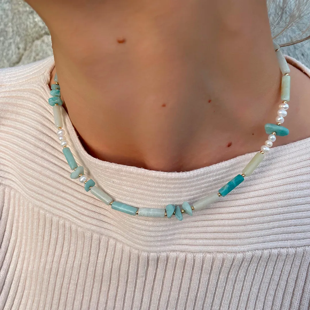 картинка Женский чокер из амазонита и жемчуга от магазина Beadsbrand